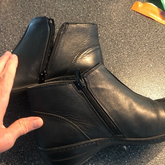 Clarks Outdoor Muckers size  9.5 Black - Picture 10 of 13